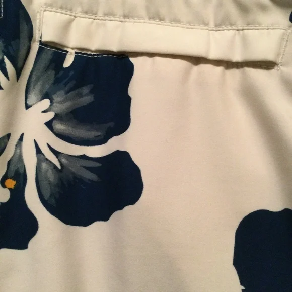 Hollister Swim Shorts - Picture 4 of 7